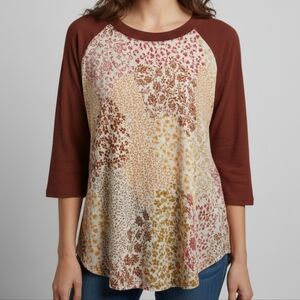 [[24/7]] Floral Print 3/4 Sleeve Top
